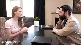 ساقيها في الهواء، آشلي تتعرض لاختراق عميق وقوي
