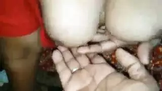 امرأة تاكل فضلاتها