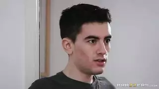 امرات يوم زفافها ينيكها اخوها