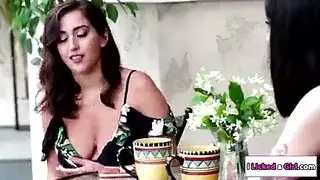 أبريل أونيل، فيرا كينج ولورين فيليبس في ثلاثية جنسية جماعية إكس إكس إكس