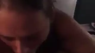 تتناك من الزنجي صديق والدها بقو