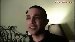 مشهد مثلي مكثف لإيلاج مزدوج وقذف جماعي