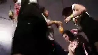 فاتنة أوروبية يتم مشاركتها بواسطة أندريه في جنس ثلاثي وحشي