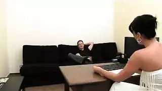 سكس بنات ليبيا وتقول زور زور ينهل زنبور حنك
