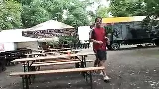 شب سكران ينيك حبيبته على الرصيف