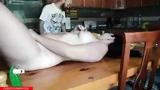 تنيك بزب اصطناعي في بيتها