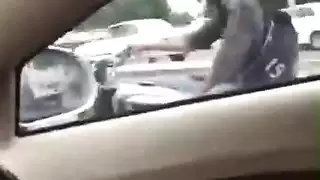 تعريض علني ساخن لقضيب ضخم غير مختون في إيران