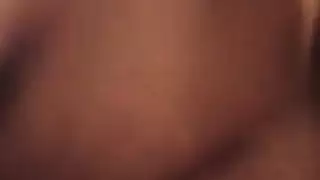 زوجة خائنة تغوص في زب عربي حتى ينزل الحليب من ثديها