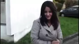 إلهة متحولة جنسية تذل صبي خاضع