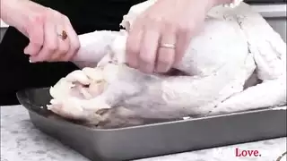 ابن الزوج يملأ فرج زوجة أبيه الضيق بالسائل المنوي