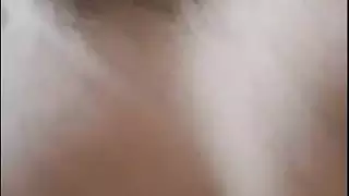فتاة عربية تنال حشوة قوية