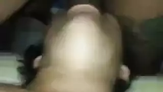 فريق مزدوج صريح على الشاب ذو الشعر الحلو