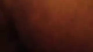 شغف وجه يمارس الجنس بعمق في حفرتها الرطبة