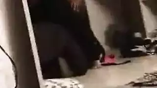شقراء ساذجة تأخذ أول قضيب أسود كبير في أول ظهور إباحي
