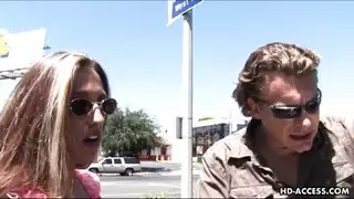 ضابط الشرطة نحيل يحصل على الخام