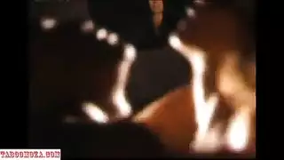 قضيب أسود كبير يأخذ هذه الصيادة السوداء في رحلة قارب جنسية قاسية