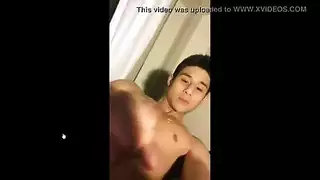 نيك xxx في السيارة مع صديق رجولي جميل