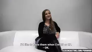 مراهقة ببزاز جميلة