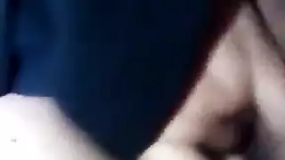 زوجة مثيرة تمارس العادة السرية بحبات شرجية متعة خلفية شديدة