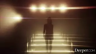 تكشف تخيلاتها لرئيسها