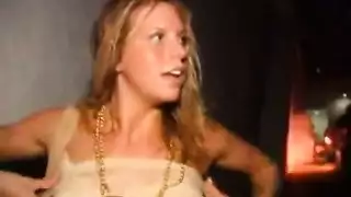 بنت تلعب بلعير3jp4j2xqmf30