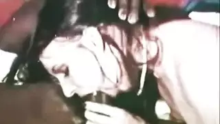 علاقة جنسية جماعية أحادية اللون مع إنهاء بالقذف الداخلي