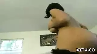 الثعلب الفضي البريطاني يرد الجميل لزوجته بجنس شرجي عنيف