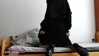 أميرة عربية في مشهد إباحي عنيف