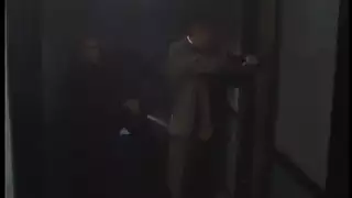 شرطي فاسد يضاجع عاهرة