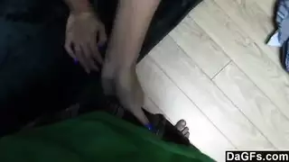 أدريانا تشيك تستسلم مهبلها في مشهد جنس صريح بالمكتب
