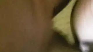 فتاة سمراء ساخنة تدفع ثمن مهبلها الضيق المبلل بجنس عنيف إكس إكس إكس