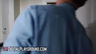 نيكوليت الشقراء تحصل على لعق مهبل وحلماتها بقوة
