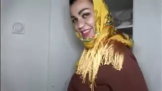 مؤخرة العاهرة العربية المحجبة العملاقة تُضرب في فيلم إباحي صريح