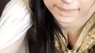 ملكة التكريم العربية تريد حيواناتك المنوية كعبادة