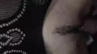 حلوق عميقة مع فتحات أنيلا الضيقة