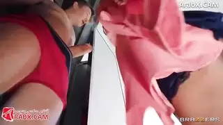 حديث جنسي فاضح وسكس عنيف في غرفة النوم الرئيسية