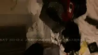 ثنائي جنسي قاسي مع دمية جنسية عابرة جنسياً ذات قضيب كبير