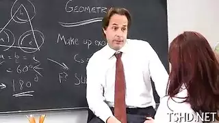 هذه هي الطريقة التي يتم بها ضخ ديك أسود هنا