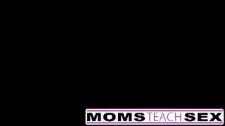 بزازل طبيعية كبيرة التدي