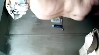 يصور جارته مخفي