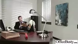 عندما تثار كثيرا تبتسم
