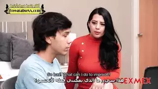 تعليم زوجة الأب كيف تأخذ كل شيء أمام الكاميرا