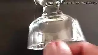 بعد الزجاج المائي ، يركب أنيتا بيليني وديليون كارتر من ديك ضخم خلال ثلاثية الأعراق