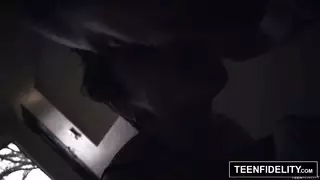كسر كس سمراء مع الديك الحقيقي وسميك
