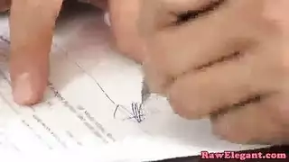فاتنة مثير زوج أنيق في السيارة