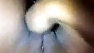 إليزا يائسة جدًا من أجل جنس صعب لدرجة أنها تبلغ ذروتها مثل حيوان بري
