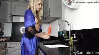 دخول خلفي قاس في مقطع إباحي