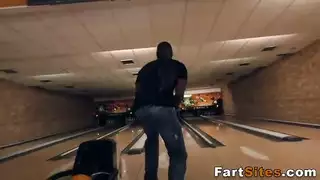 خبير الزب الأسمر الكبير ينيكني بقوة في فيلم إباحي عنيف