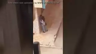 واحد زانق وحده في المدرسة حبيبتو