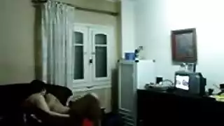شب مصري يكمش صديقتو بل غرفة نوم